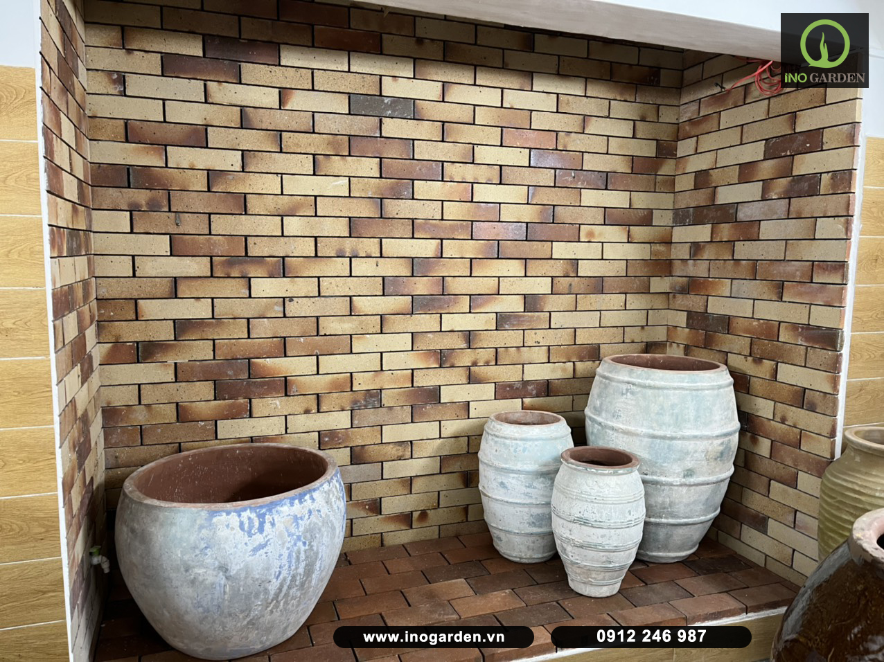 Mẫu gạch gốm trang trí ốp tường với màu sắc biến hỏa